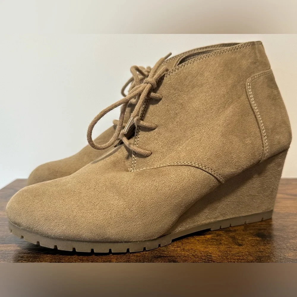 Faded Glory Womens Tan Faux Suede Wedge Booties Size 9